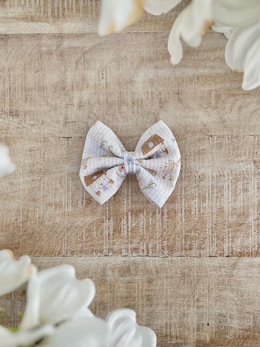 Cottage Pottering Bow Tie
